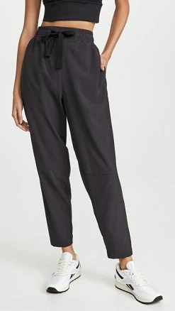 Discount ???? ALALA Commuter Pants Black ????